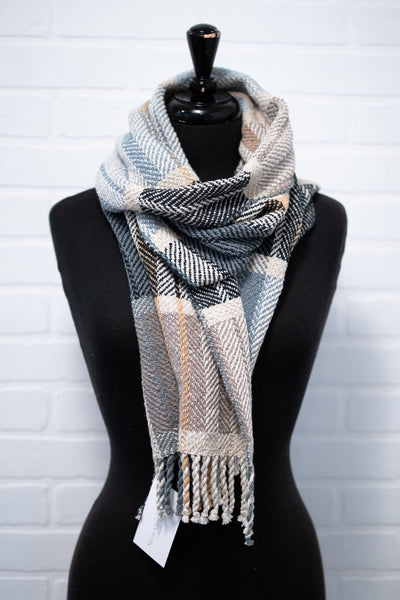 The Cloudy Skies Pillar Scarf